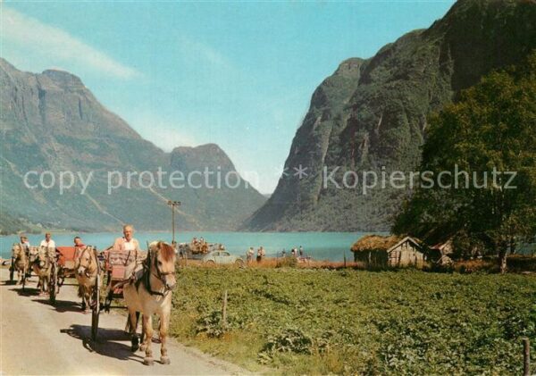 Nordfjord Norwegen Oldenvatn Pa veg tl Briksdalsbreen