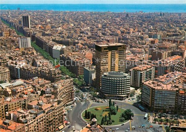 Barcelona Cataluna Plaza Calvo Soteto y vista parcial