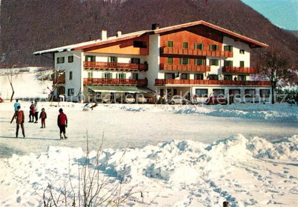 Ehrenburg Casteldarne Hotel Ehrenburgerhof Eisbahn