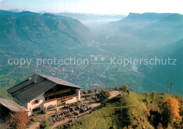 Dorf Tirol Muthöfe Texelgruppe mit Meran Etschtal