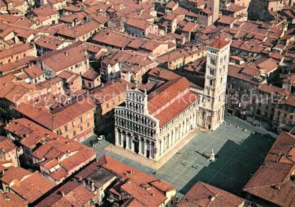 Lucca Fliegeraufnahme S. Michele