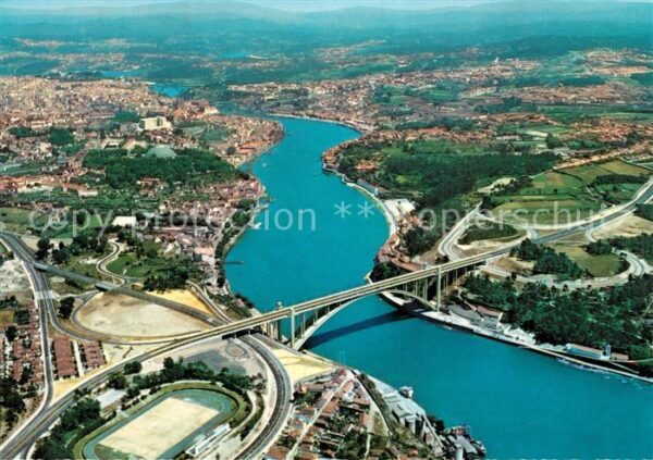 Porto Portugal Fliegeraufnahme Ponte de Arrabida e do