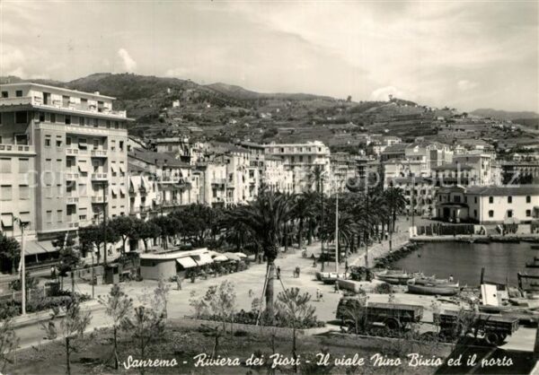 Sanremo Il Viale Nino Bixlo ed il Porto