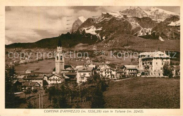 Cortina d Ampezzo con le Tofane Dolomiti