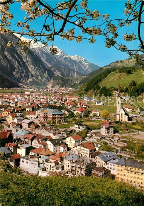 Landeck Tirol Stadtpanorama Alpen Baumblüte