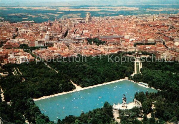 Madrid Spain Estanque del Retiro vista aérea