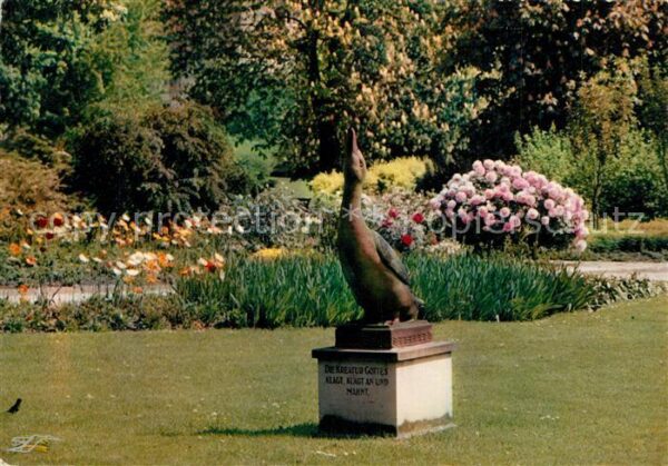 Freiburg Breisgau Stadtpark Statue Schreiende Gans
