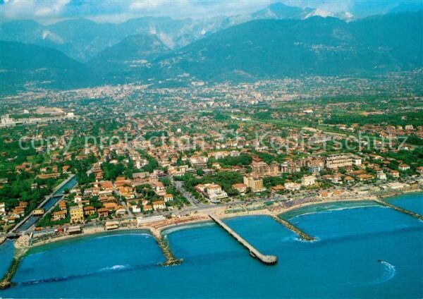 Marina di Massa Fliegeraufnahme