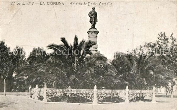 La Coruna Estatua de Daniel Carballo Monumento