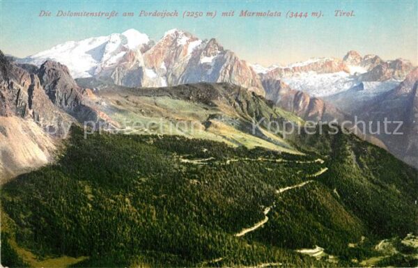 Pordoijoch Dolomitenstrasse mit Marmolata