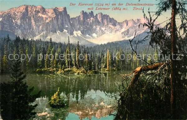 Karersee Suedtirol Dolomitenstrasse mit Latemar