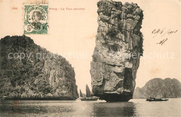 Along Vinh Ha Long La Tour penchee