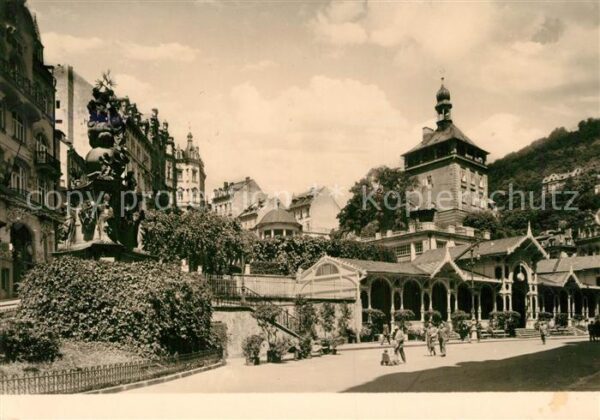 Karlovy Vary Colonnade du marche avec la Tour du Cha