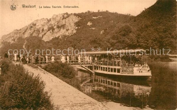 Waulsort Bateau touriste Embarcadère
