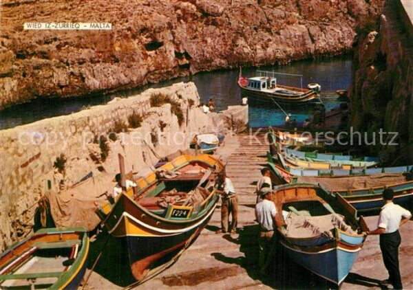 Wied iz-Zurrieq Hafen Boote