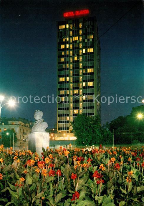 Beograd Belgrad Hotel Slavija Denkmal Büste Nachtaufnah