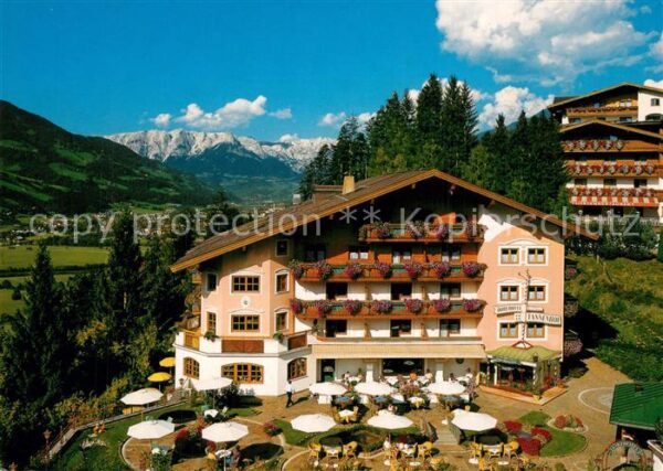 St Johann Pongau Dorfhotel Tannenhof Terrasse Alpenpanor
