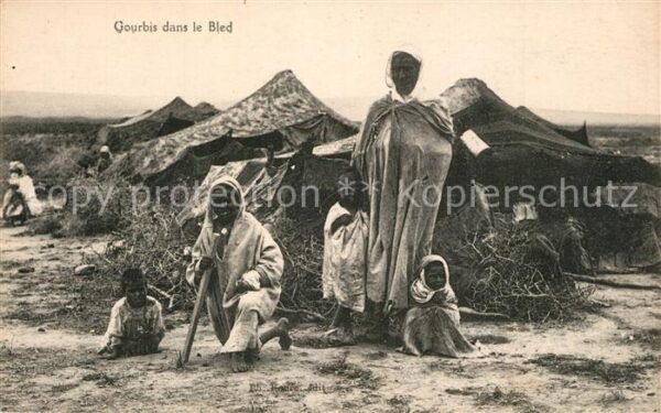 Typen Afrika Gourbis dans le Bled