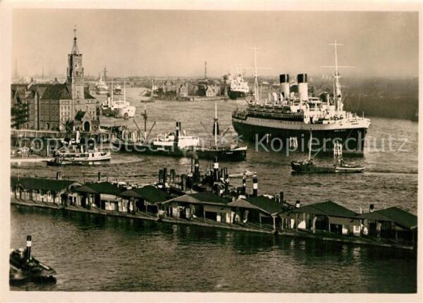 Dampfer Oceanliner Hamburg Kehrwiederspitze