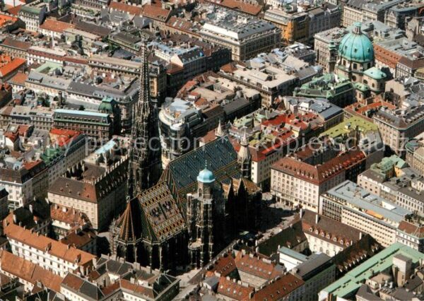 Wien Fliegeraufnahme Stephansdom Peterskirch