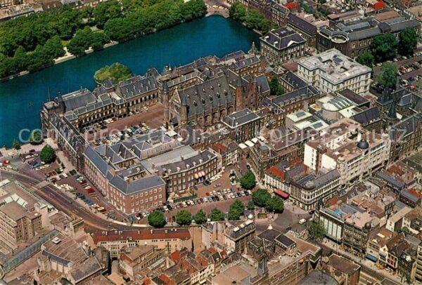 Den Haag Buitenhof met Regeringsgebouwen luchtop
