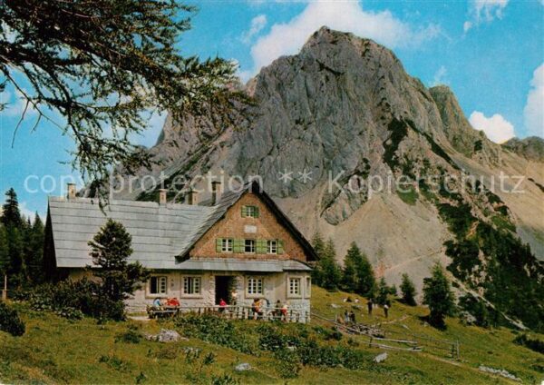 Klagenfurter Huette Berghütte gegen Bielschitza Karawanken