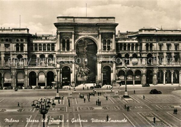 Milano Piazza del Duomo Galleria Vittoria Eman