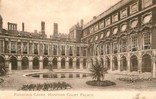 Richmond upon Thames Fountain Court Hampton Court Palace