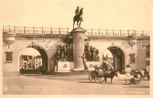 Ostende Oostende Monument Roi Léopold II Standbeeld Koni