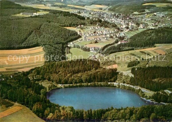 Daun Eifel Waldcafe Rose am Gemündener Maar Fliege