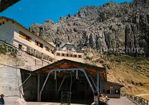 Koelner Huette am Rosengarten mit Gondellift Bergstati