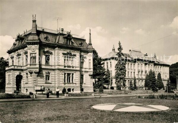 Velky Senov Gross Schoenau Budova MNV a zakladni devitileta skola