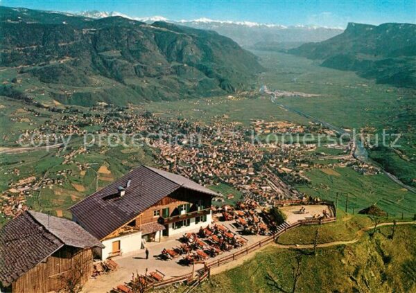 Dorf Tirol Berggaststätte Hochmut Blick nach Meran