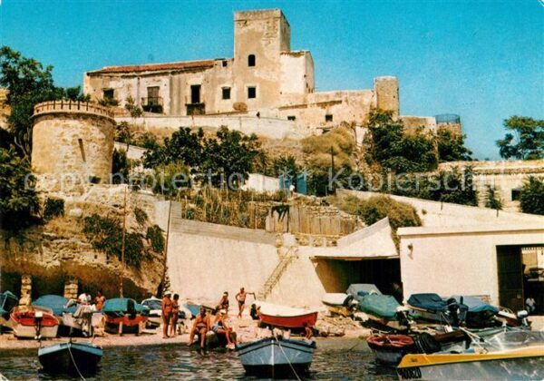 Solanto Le torri e un angolo di spiaggia