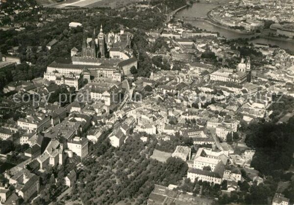 Praha Prahy Prague Hradcany Prager Burg Fliegeraufnahme