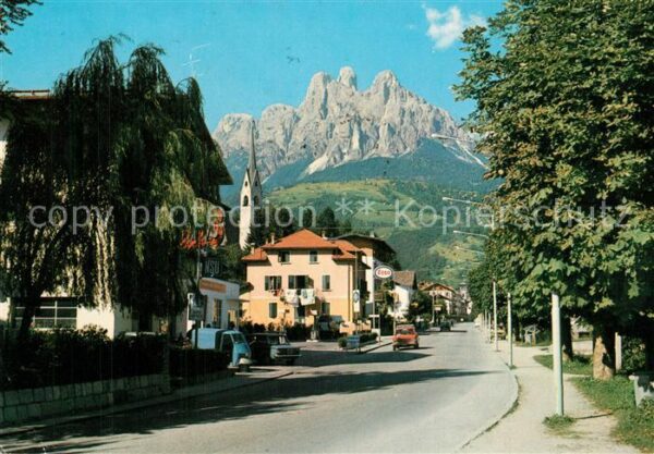Fiera di Primiero con il gruppo del Sass Maor Dolomiti