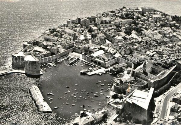 Dubrovnik Ragusa Fliegeraufnahme mit Hafen