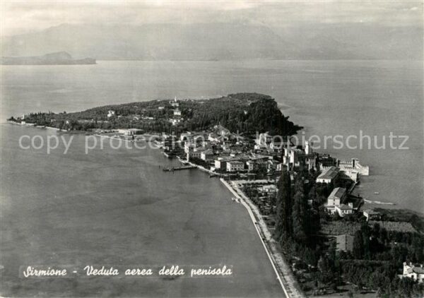 Sirmione Lago di Garda Fliegeraufnahme Penisola