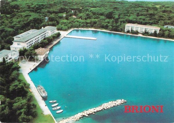 Brioni Pogled na luku i hotele Fliegeraufnahme