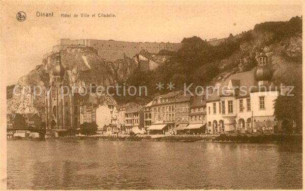 Dinant Wallonie Hôtel de Ville et la Citadelle la Meuse