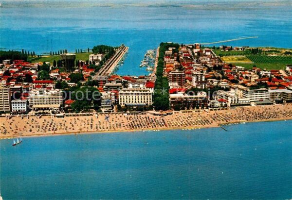 Lignano Sabbiadoro La spiaggia dall aereo ed il porticciol