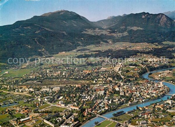 Villach Kaernten Draustadt mit Dobratsch und Erzberg Fli
