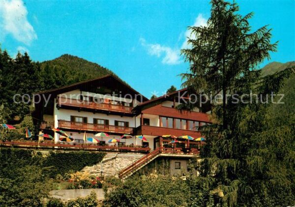 Dorf Tirol Gasthof Tiroler Kreuz