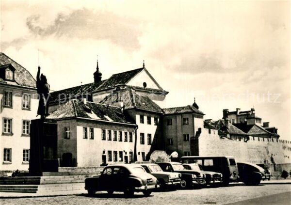 Warschau Masowien Altstadt mit Stadtmauer und Denkmal des