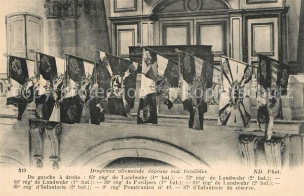 Militaria WK1 Drapeaux allemands deposes aux Invalide