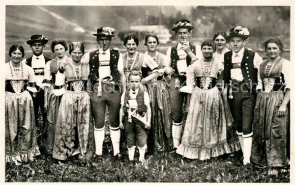 Trachten Schweiz Gruppenfoto