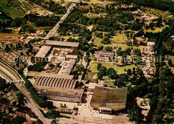 Essen Ruhr Fliegeraufnahme mit Grugahalle und Auss