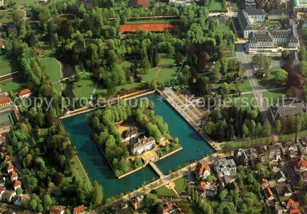 Bad Pyrmont Kurpark mit Schloss Fliegeraufnahme