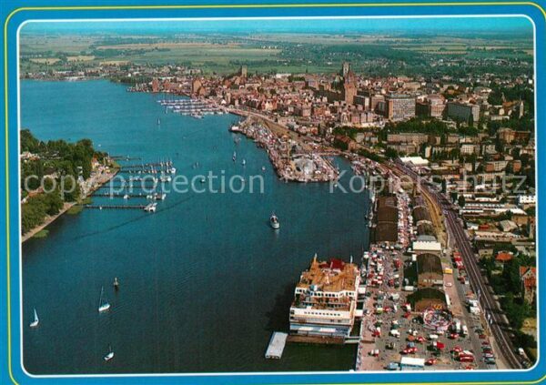Rostock Fliegeraufnahme mit Hafen