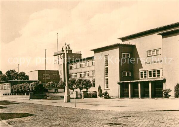 Luckenwalde Stadttheater mit Ernst Thälmann Schule
